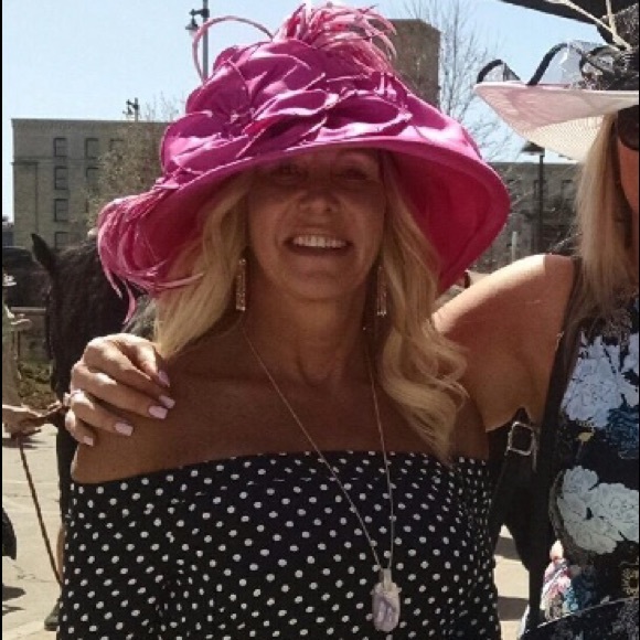 Meet your Posher, Renee - Picture 1 of 2